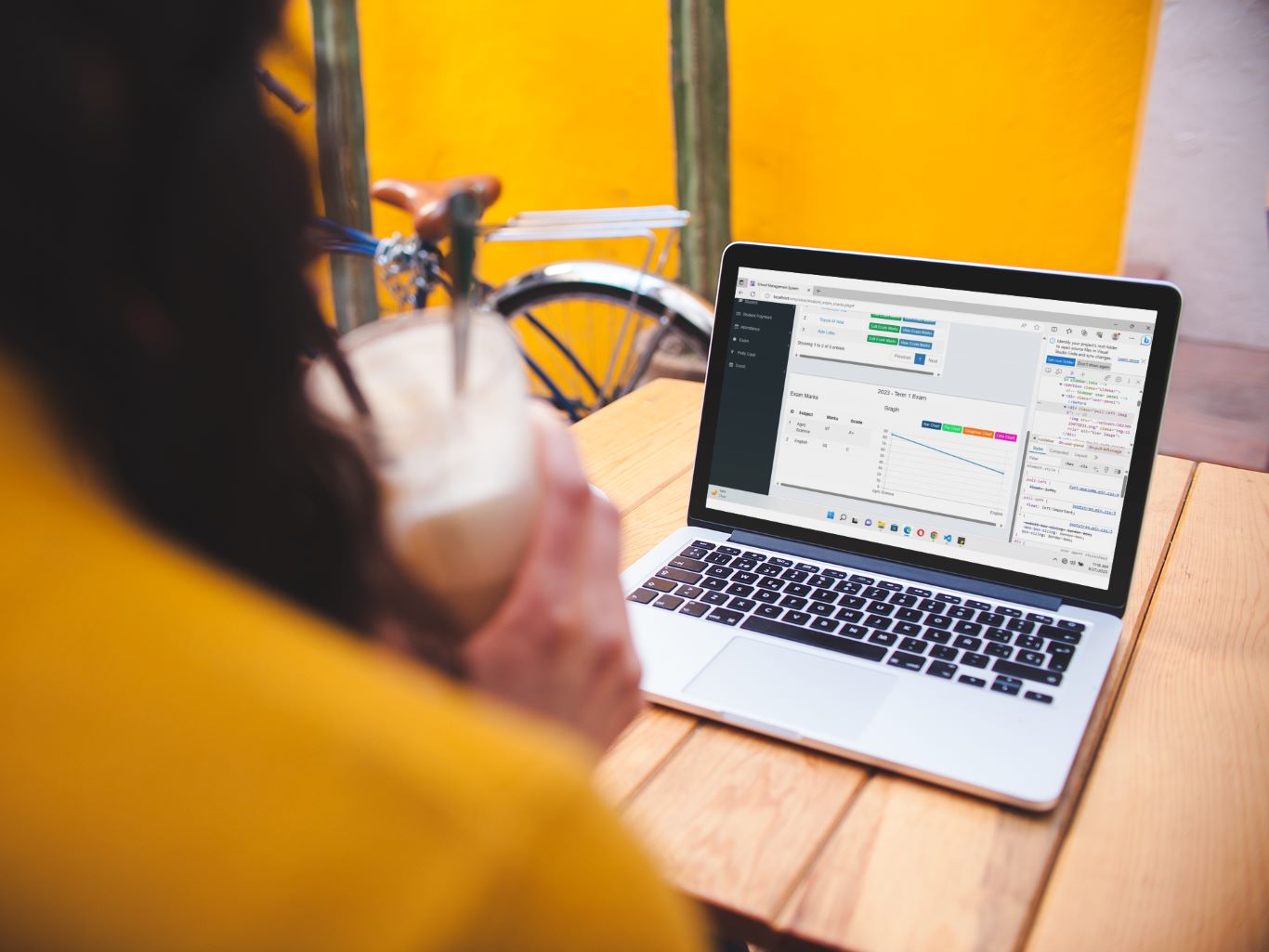 Maxzeeton carousel slide 3